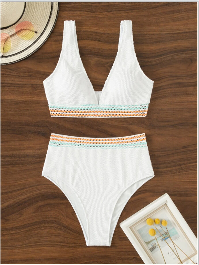 Elegant Bikini with V-Neck Top and High-Waisted Shaping Briefs